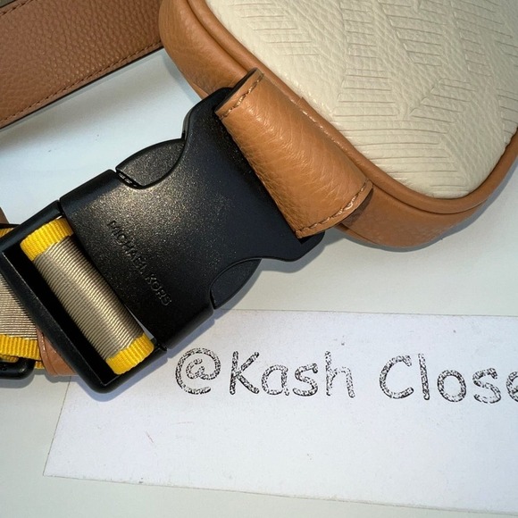 Michael Kors Cooper Crossbody Bag Logo Smartphone MK Signature Holster Chino - Picture 9 of 9